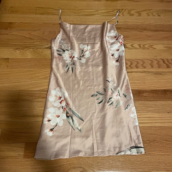 Princess Polly satin mini - Picture 1 of 2